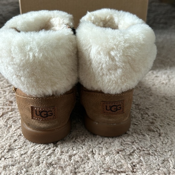 Baby girl UGG - Picture 3 of 7